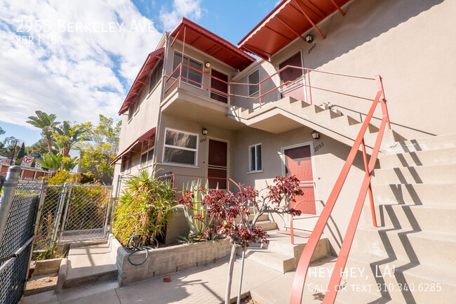 Building Photo - Remodeled Two Bedroom Apartment | Silver Lake
