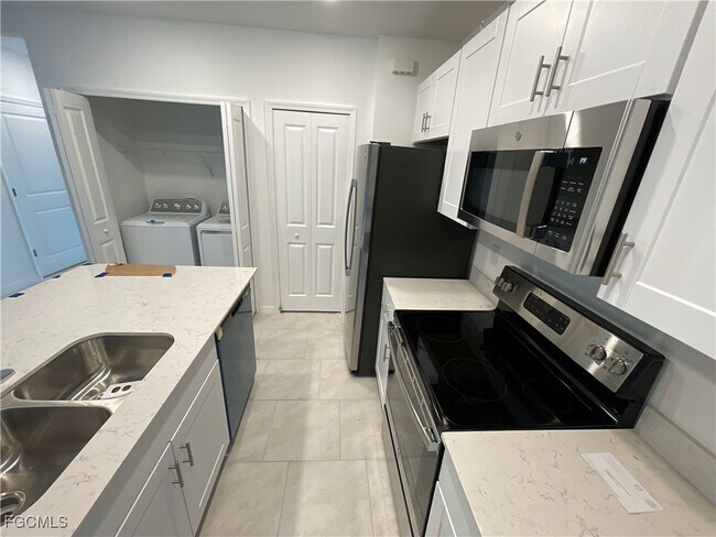 Foto del edificio - 14237 Oviedo Pl