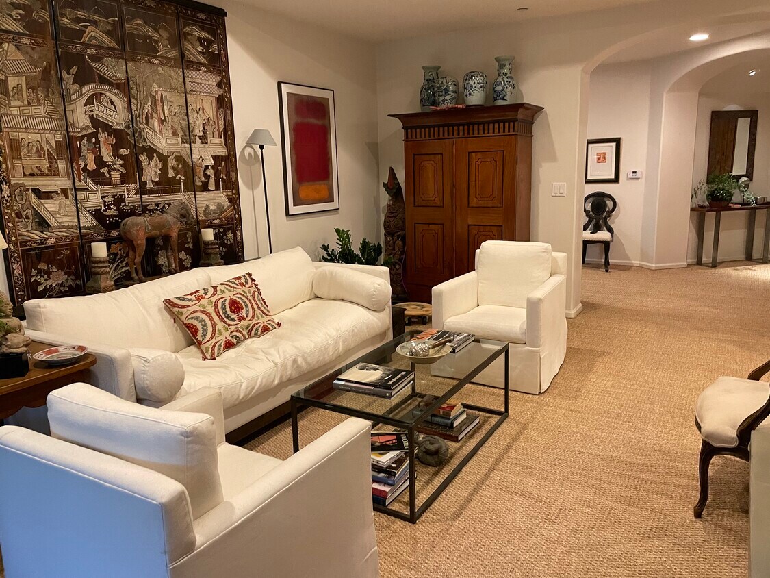 Foto principal - 242 S Montgomery St