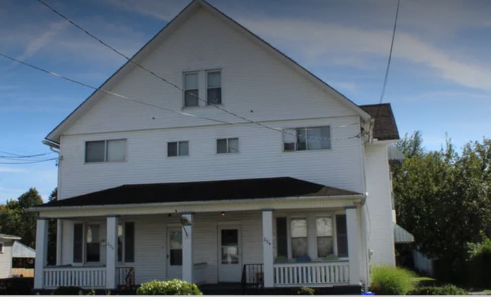 Primary Photo - 254 Main St