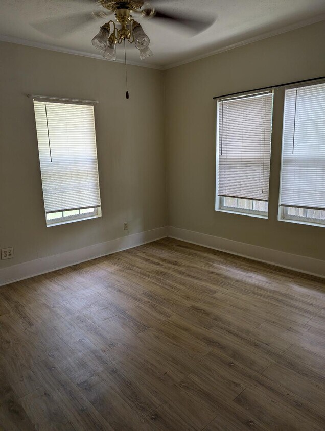 Foto del edificio - 6651 Terrell St