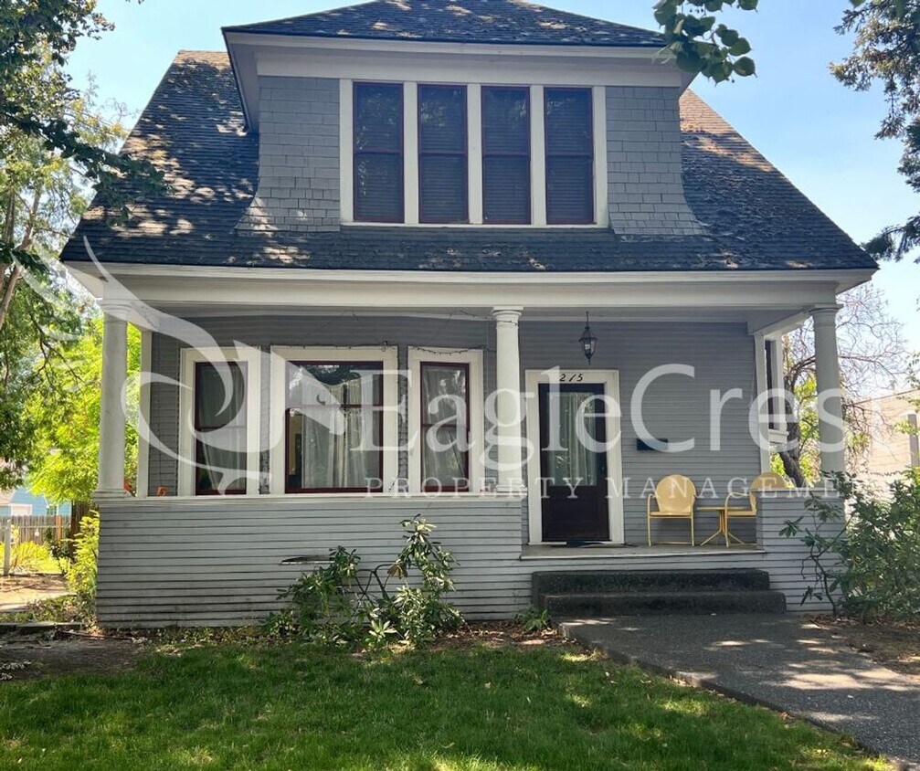 Primary Photo - Large 3 Bedroom House Located Near Whitman...