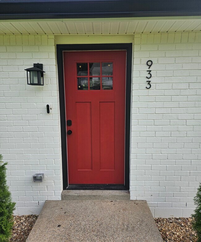 Building Photo - 933 Shearor St