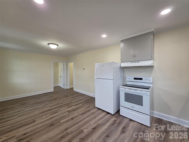 Foto del edificio - 6400 Bringle Ferry Rd
