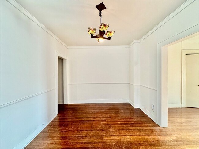 Foto del edificio - 4807 Reiger Ave