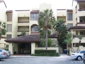 Building Photo - 8830 SW 123rd Ct
