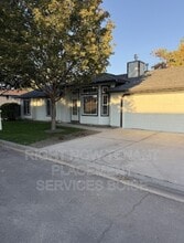 Building Photo - 2256 N Pawnee Ln