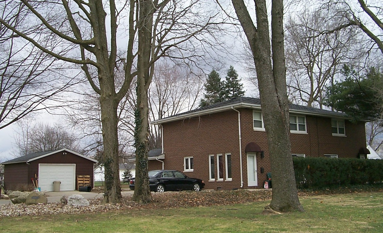 Primary Photo - 910.5 S. Adelaide Street - B