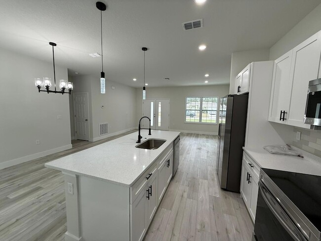 Foto del edificio - 228 W Brimson Pl