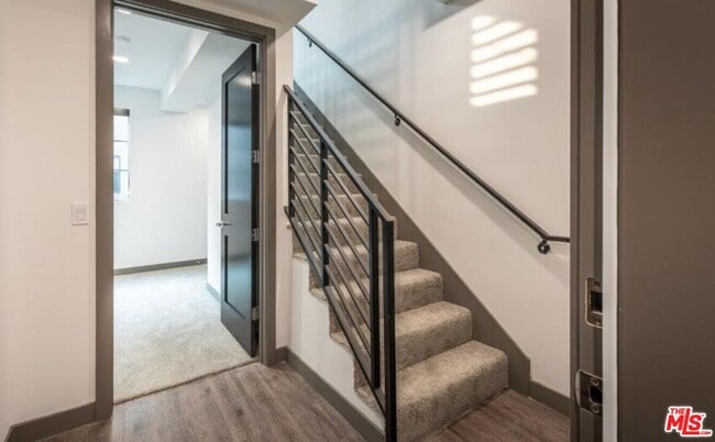 Foto del edificio - 552 N Hobart Blvd