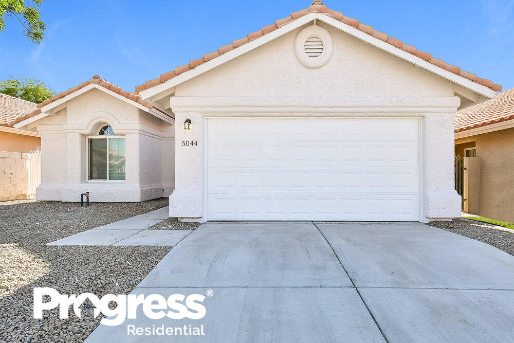 Primary Photo - 5044 Camino Del Santo Pkwy