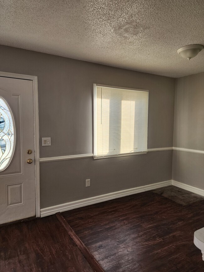 Building Photo - 8619 Republic Ave