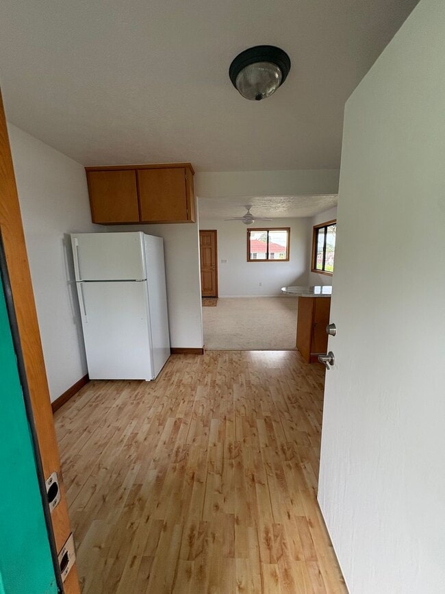Building Photo - Beautiful 2 bedroom, 1.5 bath located in central Hilo town