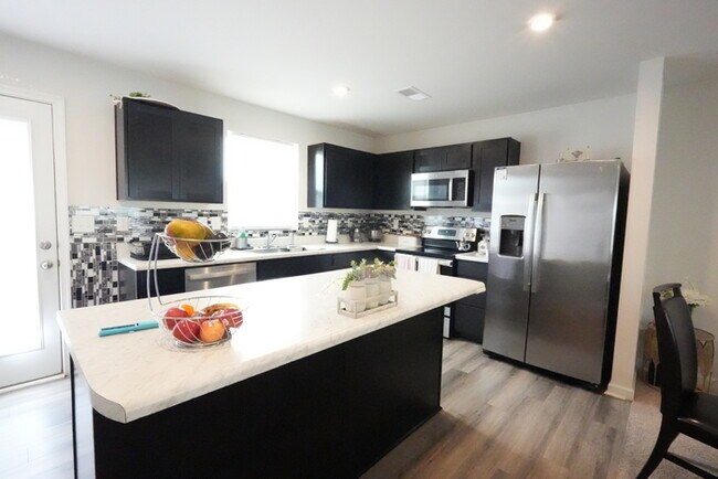 Building Photo - Fabulous 4 Beds 2.5 Baths in Troutman