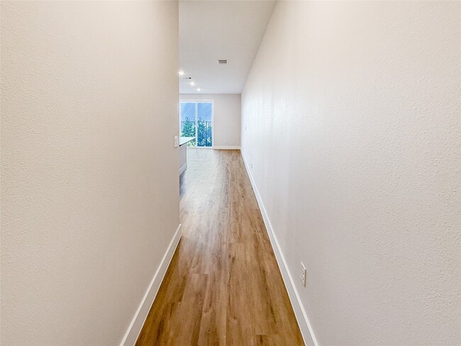 Foto del edificio - 5607 Mobeetie Lp