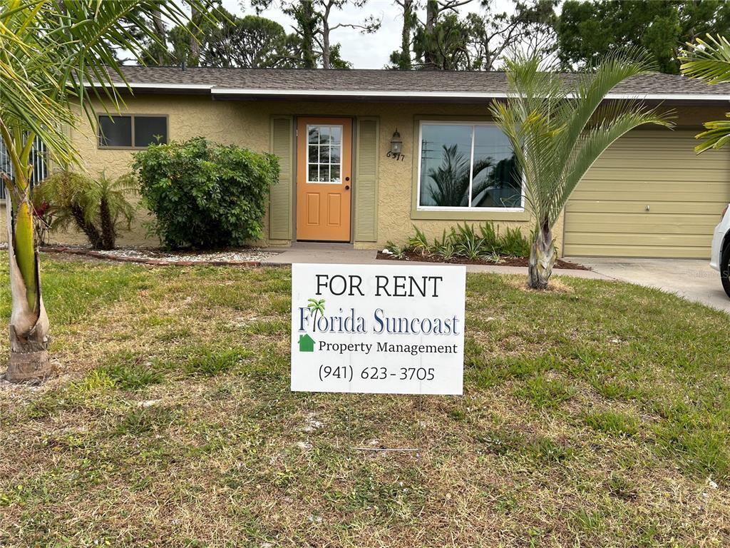 Foto principal - 6517 Kenwood Dr