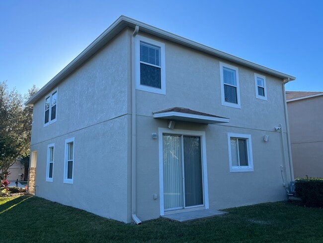 Building Photo - 26915 Stillbrook Dr