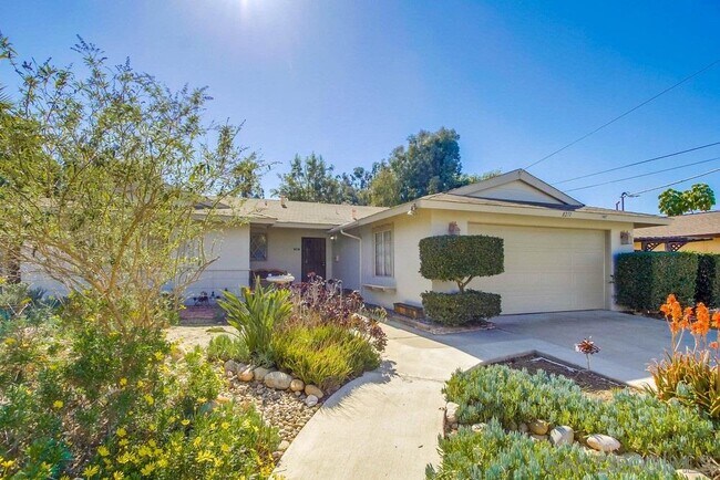 Foto del edificio - 8271 Beaver Lake Dr