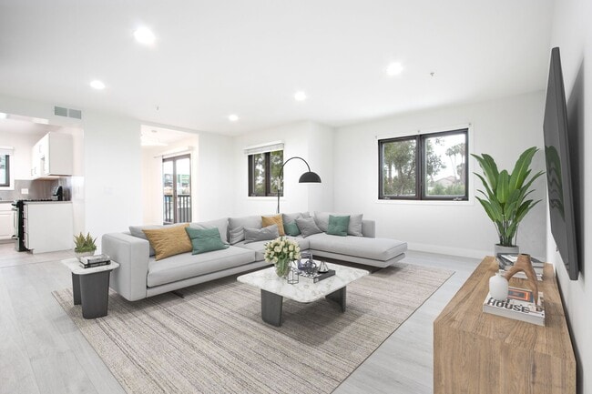 Foto del edificio - 1342 N Highland Ave