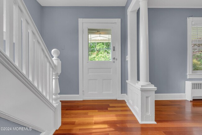 Foto del edificio - 308 Monmouth Rd