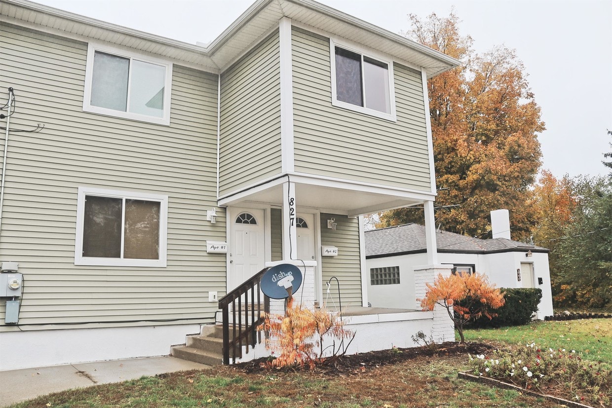 827 Norbert St NW, Grand Rapids, MI 49504 Townhome Rentals in Grand