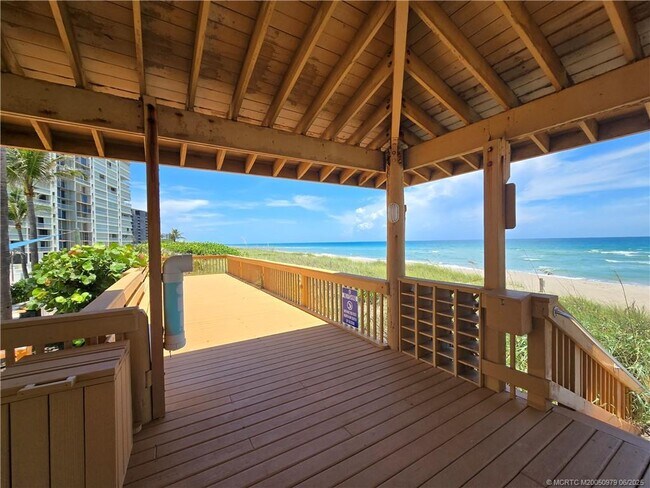 Foto del edificio - 10600 S Ocean Dr