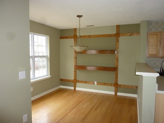 Foto del edificio - 1418 Walnut Hill Dr
