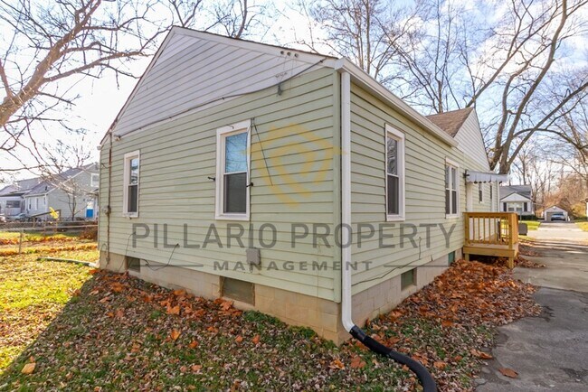 Building Photo - 3 Bed/1 Bath Bungalow near Wes Montgomery ...