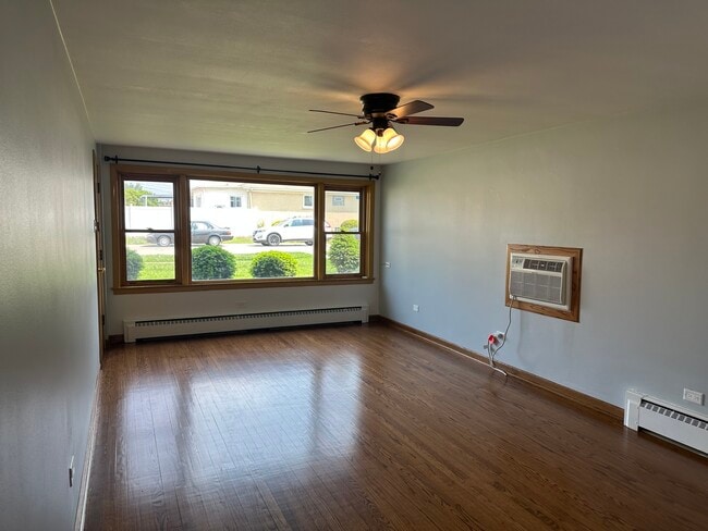 Building Photo - 6845 W Leland Ave