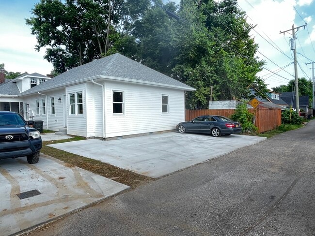 Building Photo - 2101 Grantland Ave