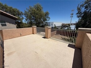 Building Photo - 684 Magrath St