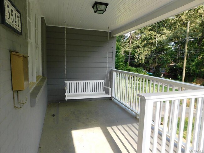 Foto del edificio - 3547 N Wareingwood Dr