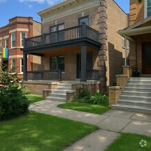Building Photo - 1446 W Catalpa Ave