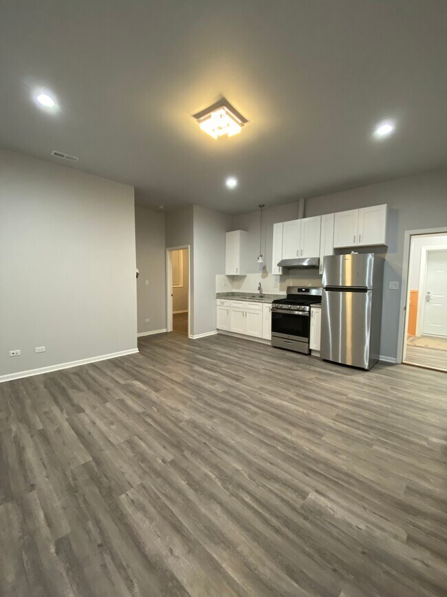 Foto del edificio - 2893 S Archer Ave