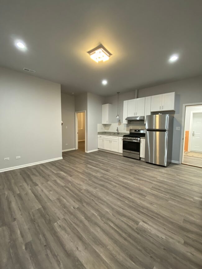 Building Photo - 2893 S Archer Ave