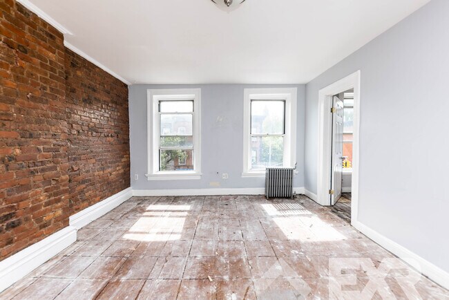 Building Photo - 104 5th Ave