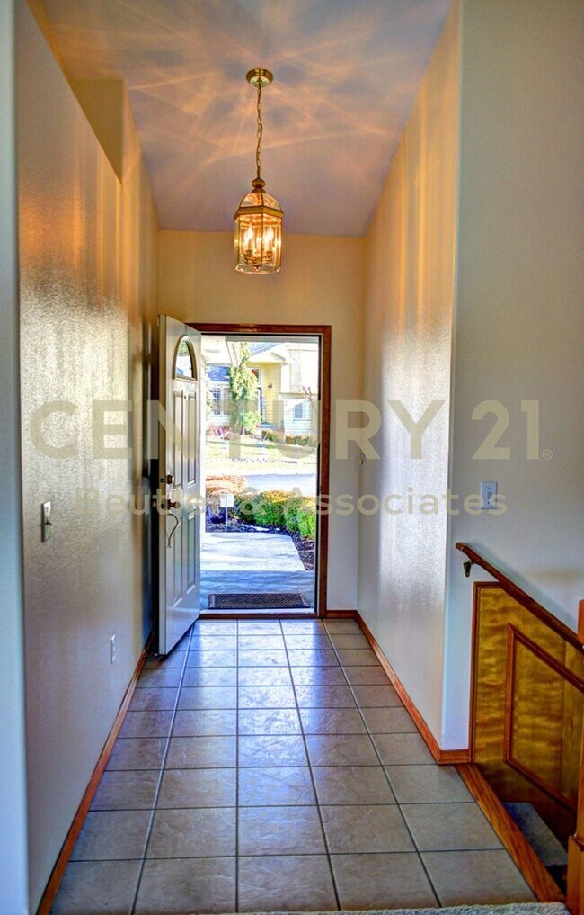 Foto del edificio - Beautiful Private Community Rancher