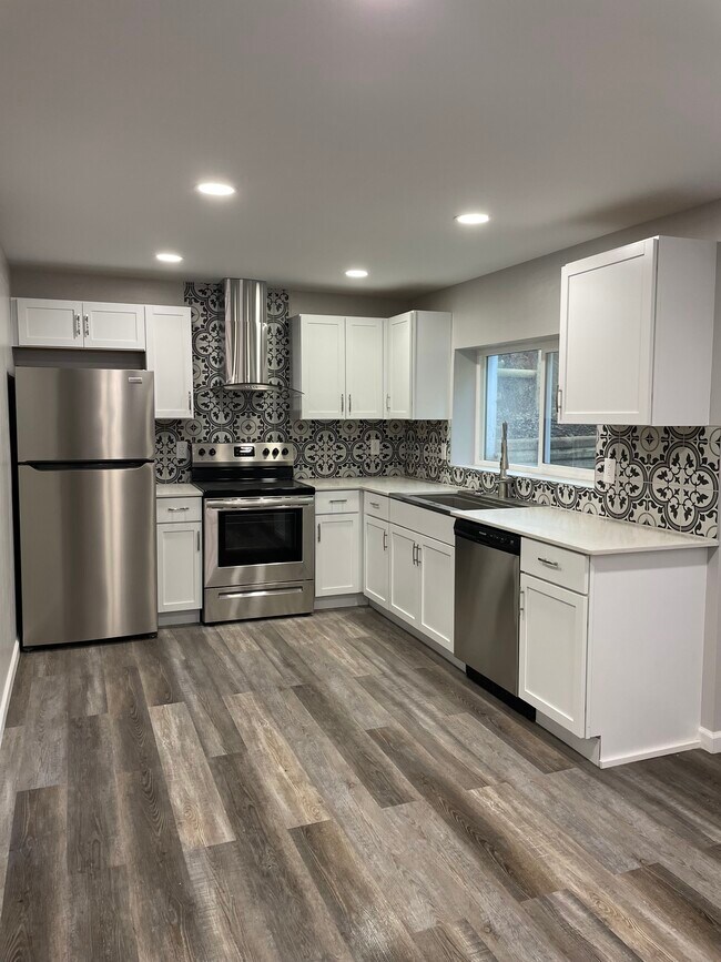 Kitchen w/Stainless Steel Appliances - 9517 Holy Cross Rd