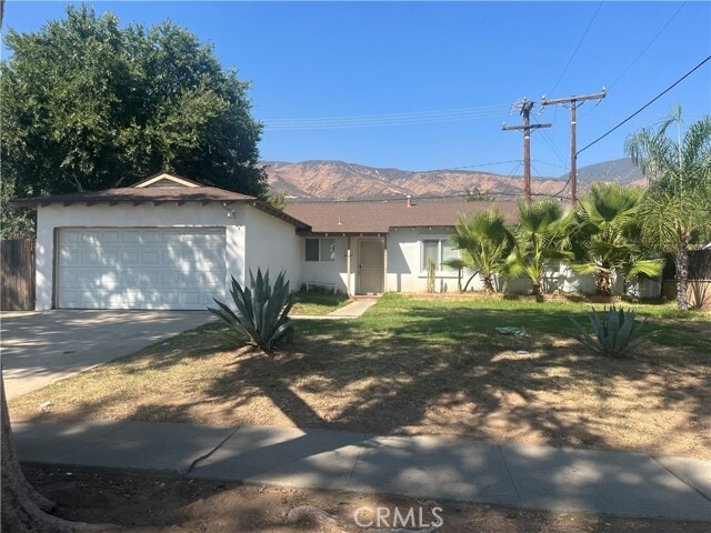 Primary Photo - 386 Sequoia St W