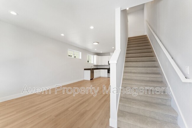 Building Photo - 936 Molalla Ave