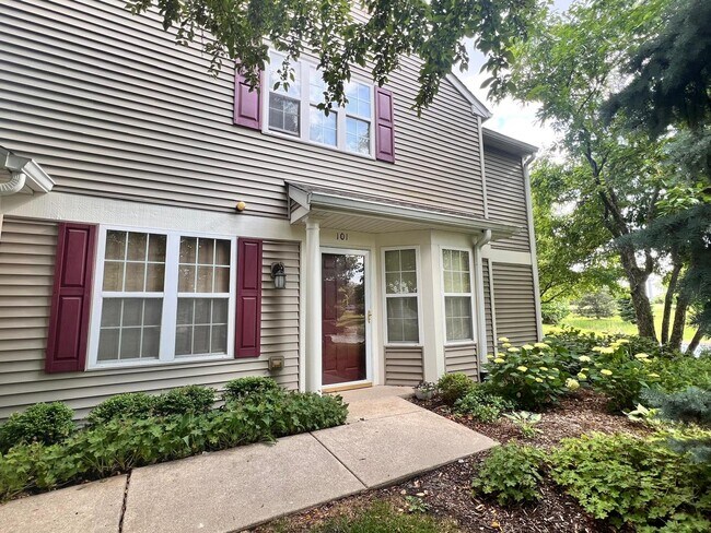 Building Photo - 2411 Sheehan Dr