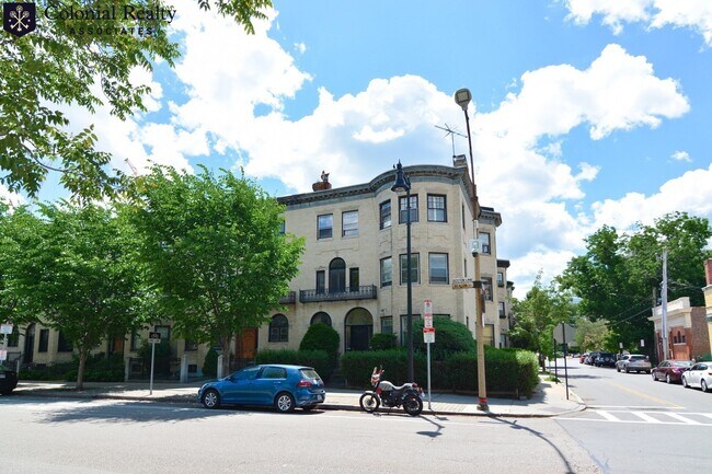 Foto del edificio - 923 Beacon St