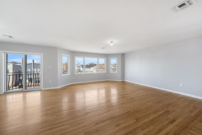 Foto del edificio - 196 Sandford Ave