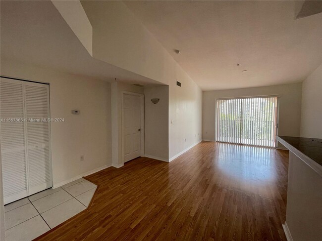 Foto del edificio - 6851 SW 44th St