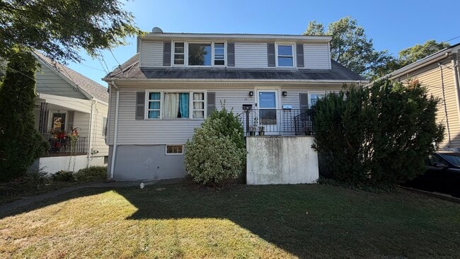 Foto del edificio - 34 Mawhinney Ave