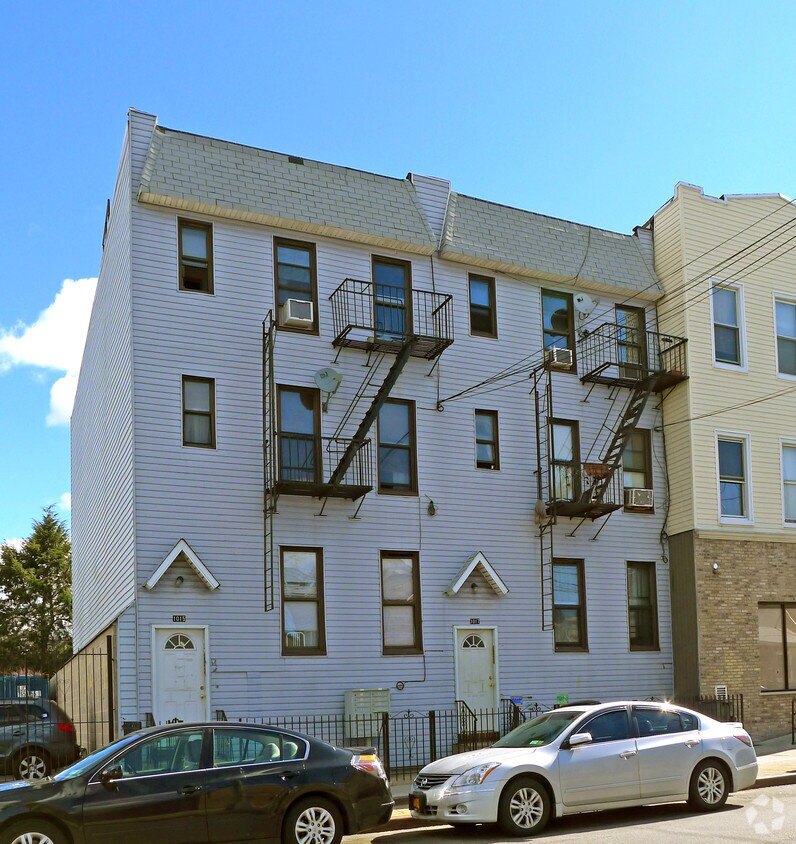 Building Photo - 10-17 Wyckoff Ave