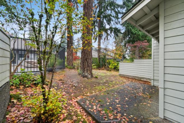 Building Photo - 3 bedroom in Bellevue WA 98008