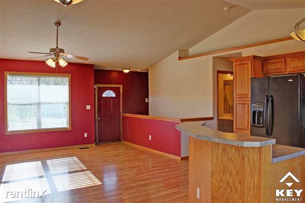 Building Photo - 522 E Minneha Ave