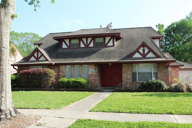 Building Photo - 16338 Clearcrest Dr