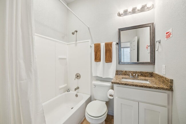 Building Photo - 2737 Purington Ave